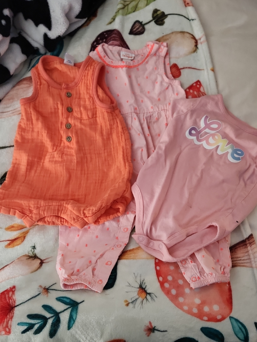 Cat & Jack Baby Girl 3-Piece Set in Coral and Light Pink